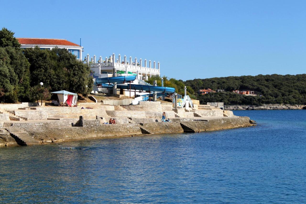 Apartments With A Parking Space Pula - 6985 Bagian luar foto
