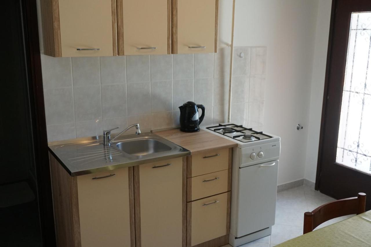Apartments With A Parking Space Pula - 6985 Bagian luar foto
