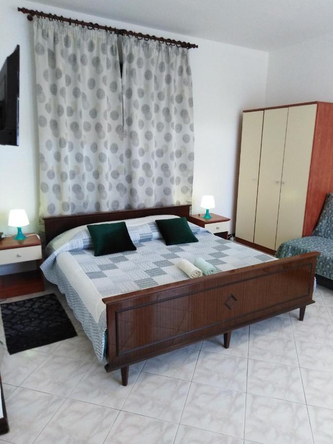 Apartments With A Parking Space Pula - 6985 Bagian luar foto